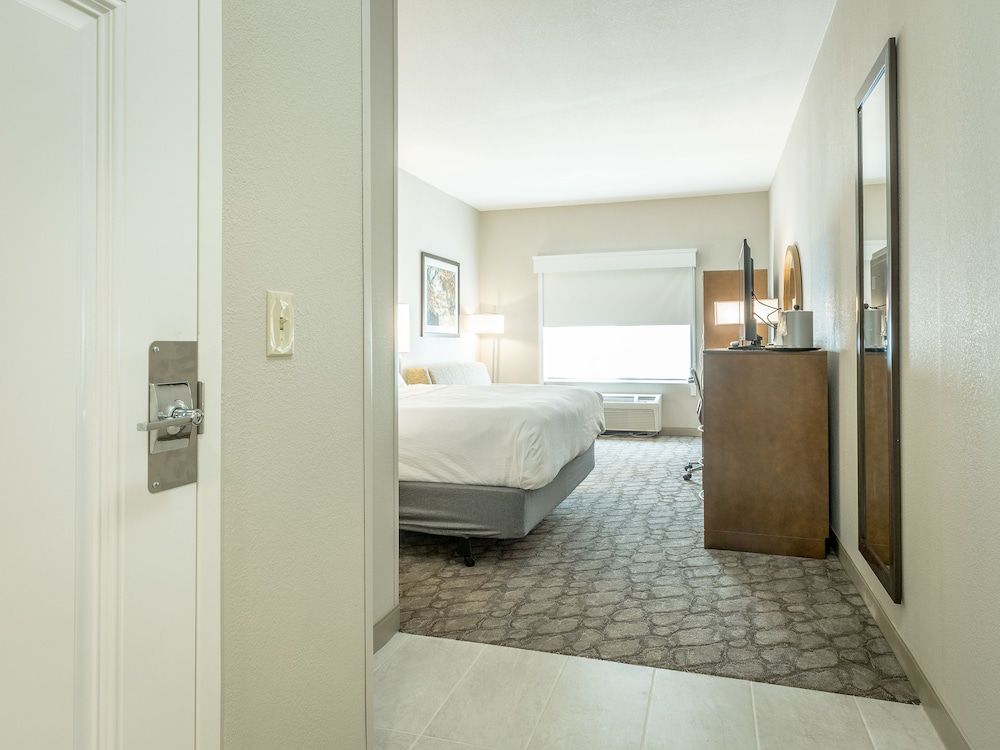 Standard Room, 1 King Bed
