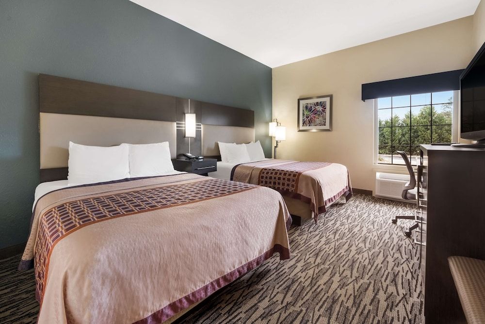 Standard Room, 2 Queen Beds, Accessible, Bathtub