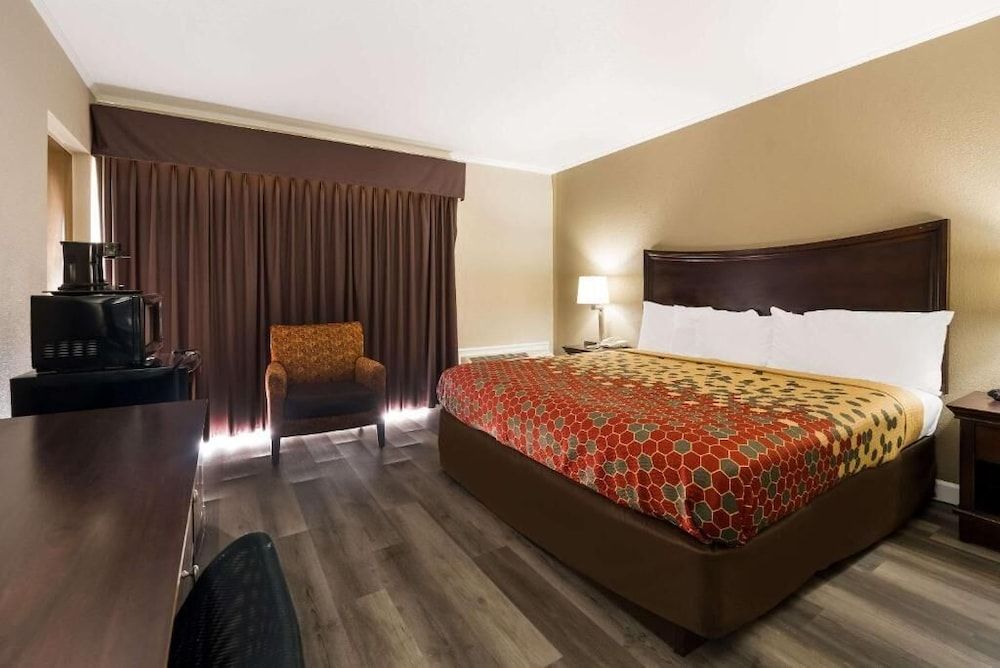 Room, 1 King Bed, Non Smoking