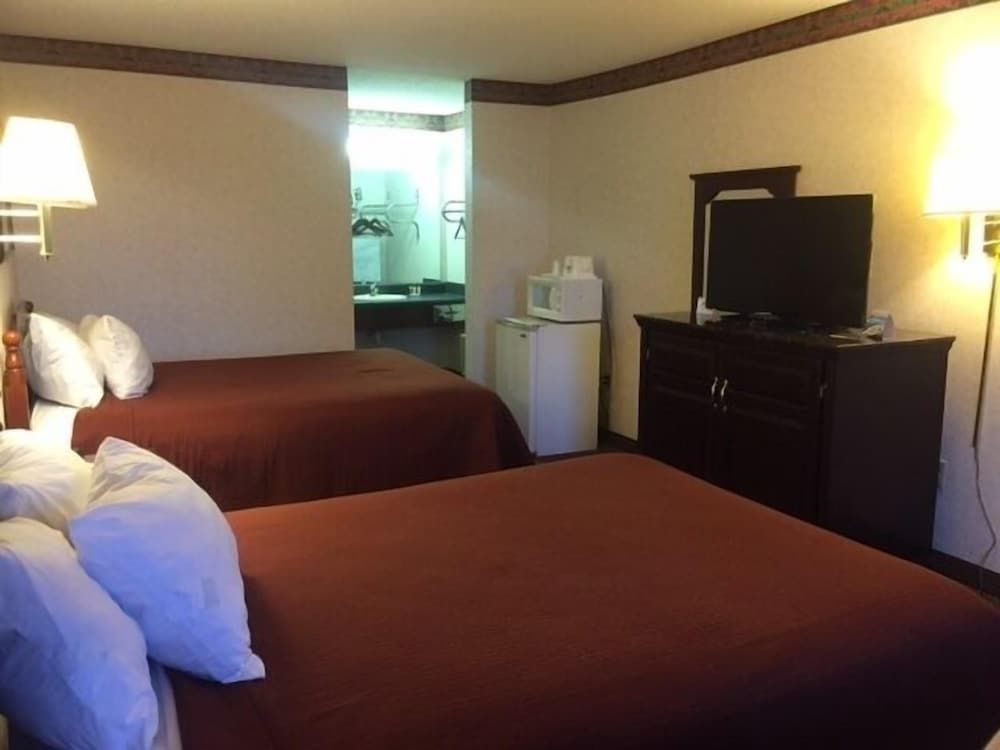 Room, 2 Queen Beds, Smoking