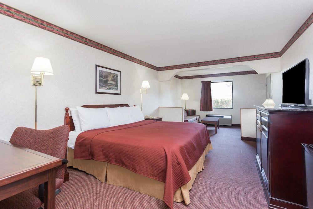 Room, 1 King Bed, Accessible, Non Smoking