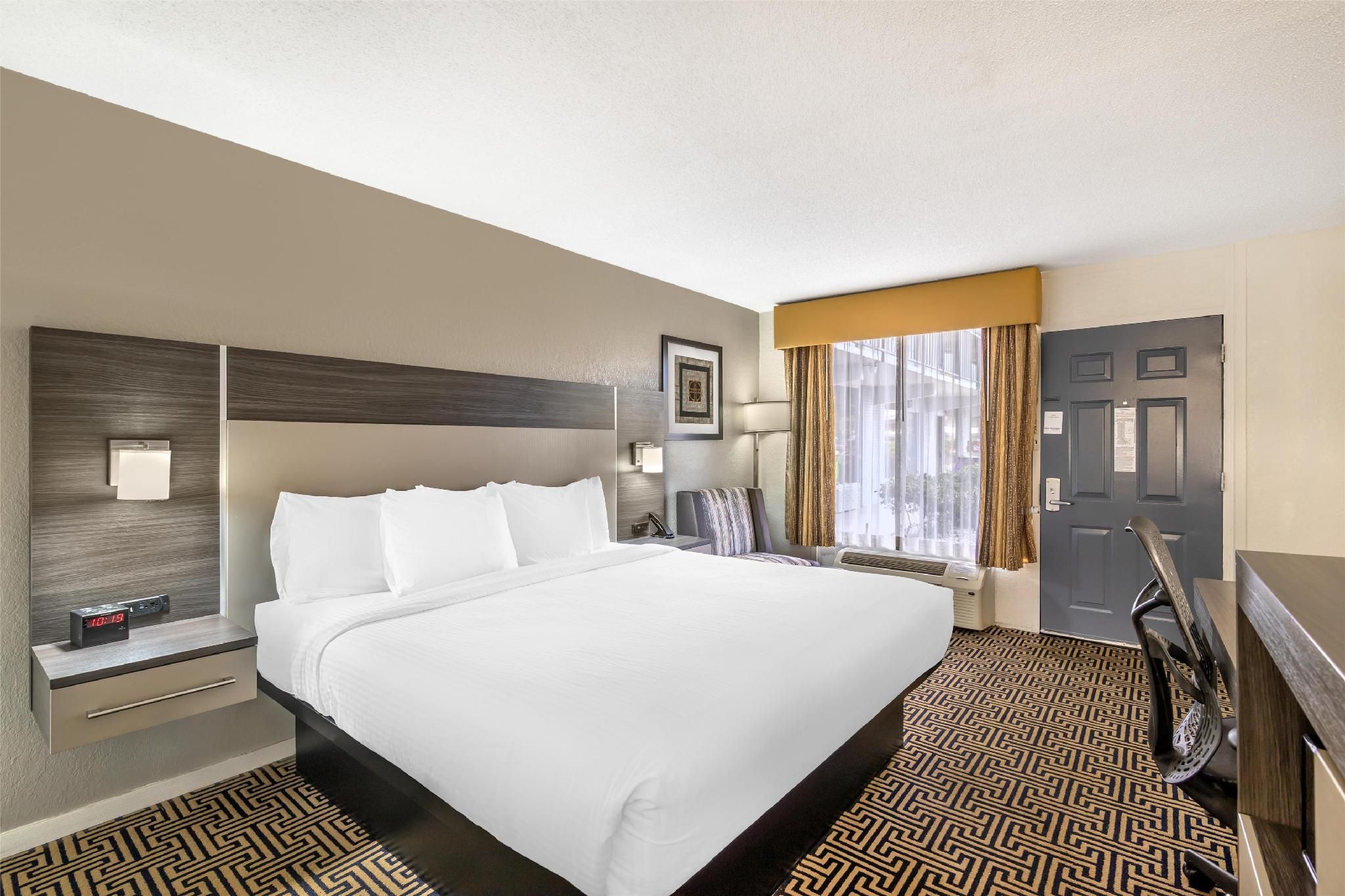 undefined Best Western Central Inn 7