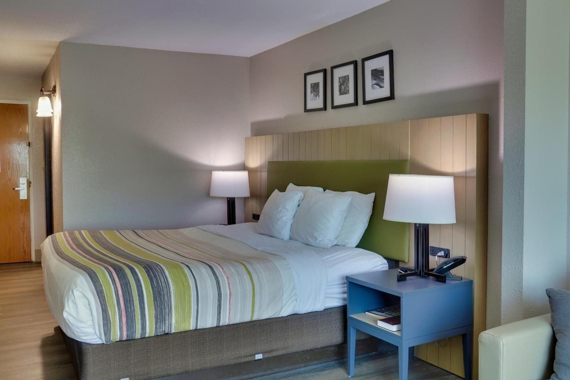 Country Inn & Suites By Radisson, Savannah Gateway, GA Studio Suite with King Bed 2