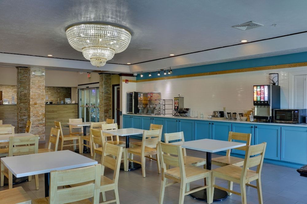 undefined Country Inn & Suites by Radisson, Savannah Gateway, GA 10