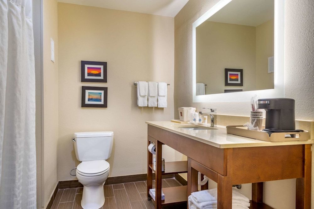 Comfort Suites Savannah Gateway I-95