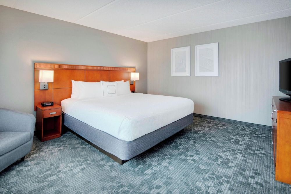 Suite, 1 King Bed, Non Smoking