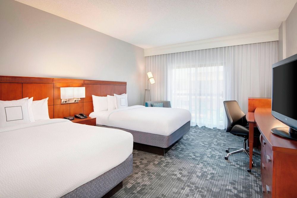 Courtyard by Marriott Savannah Midtown