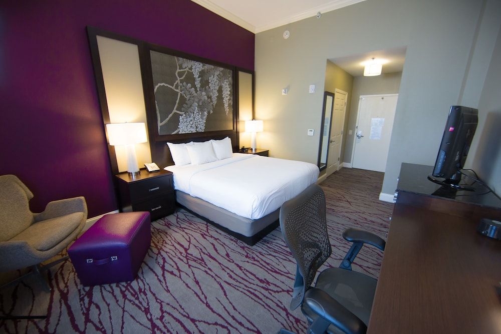 Standard Room, 1 King Bed