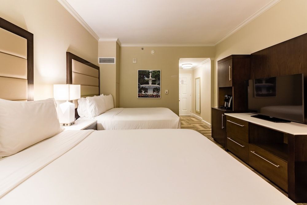undefined Holiday Inn Express Savannah - Historic District by IHG 4