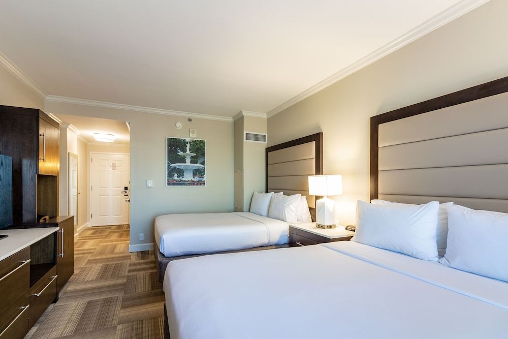 Standard Room, 2 Queen Beds, Balcony