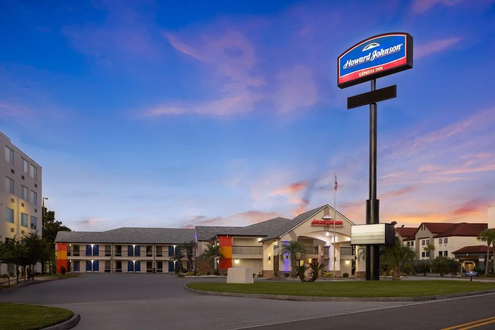 undefined Howard Johnson by Wyndham Savannah GA 7