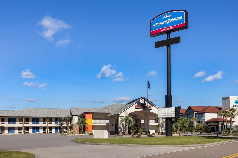 undefined Howard Johnson by Wyndham Savannah GA 2