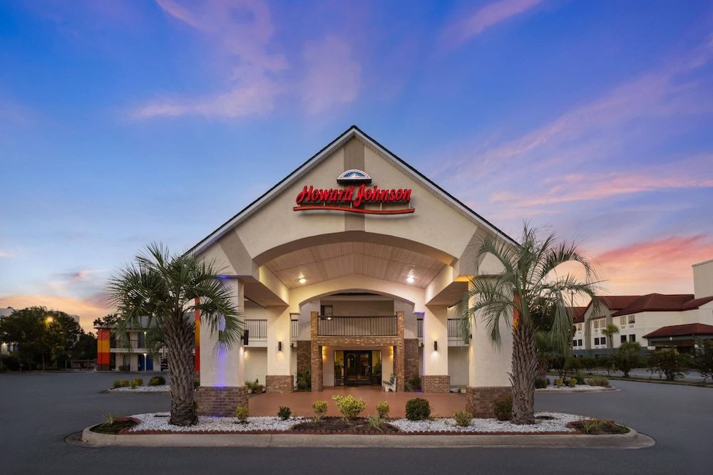 undefined Howard Johnson by Wyndham Savannah GA 3