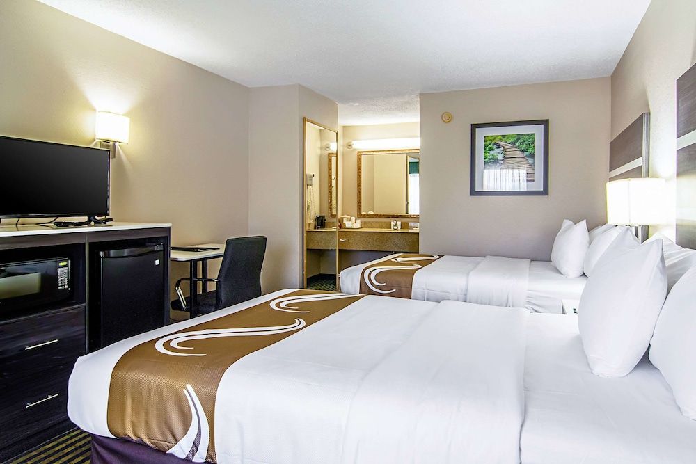 Quality Inn Savannah I-95 Standard Room, 2 Double Beds, Non Smoking 6
