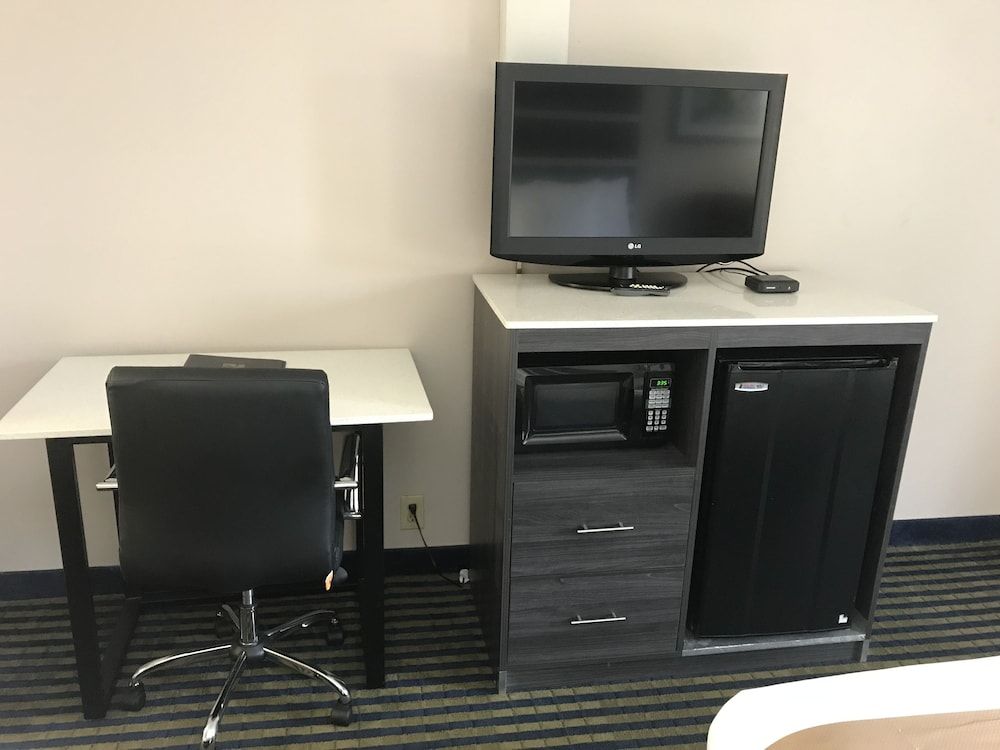 Quality Inn Savannah I-95 Standard Room, 2 Double Beds, Non Smoking 11