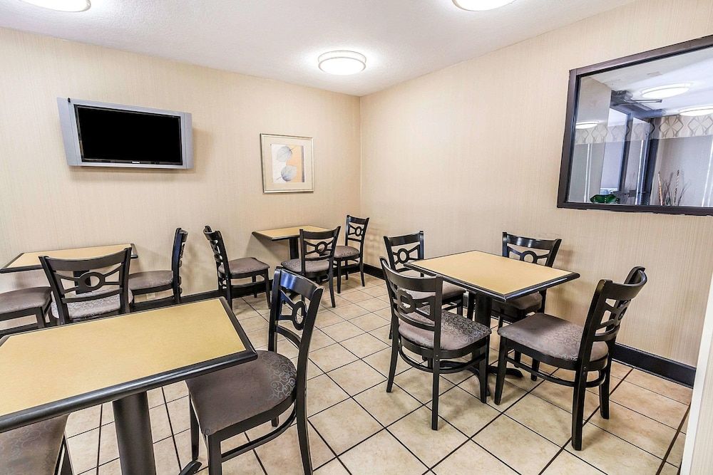 undefined Quality Inn Savannah I-95 10