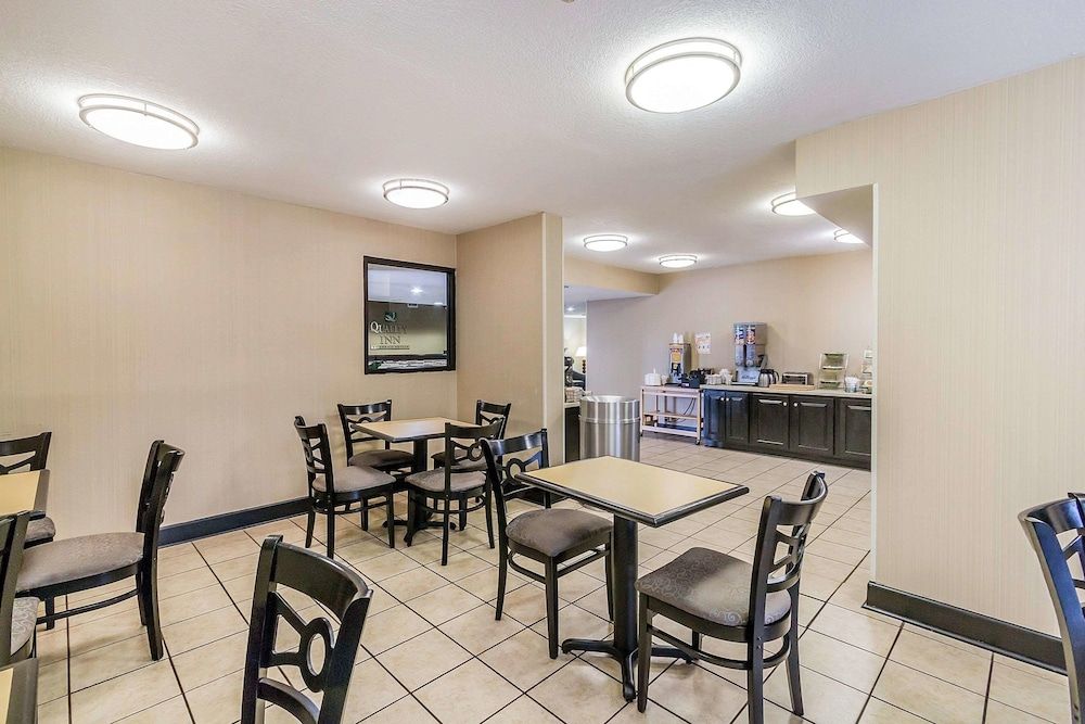 undefined Quality Inn Savannah I-95 8