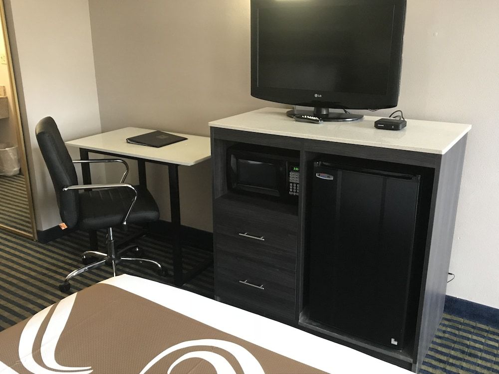 Quality Inn Savannah I-95 Standard Room, 2 Double Beds, Non Smoking 12