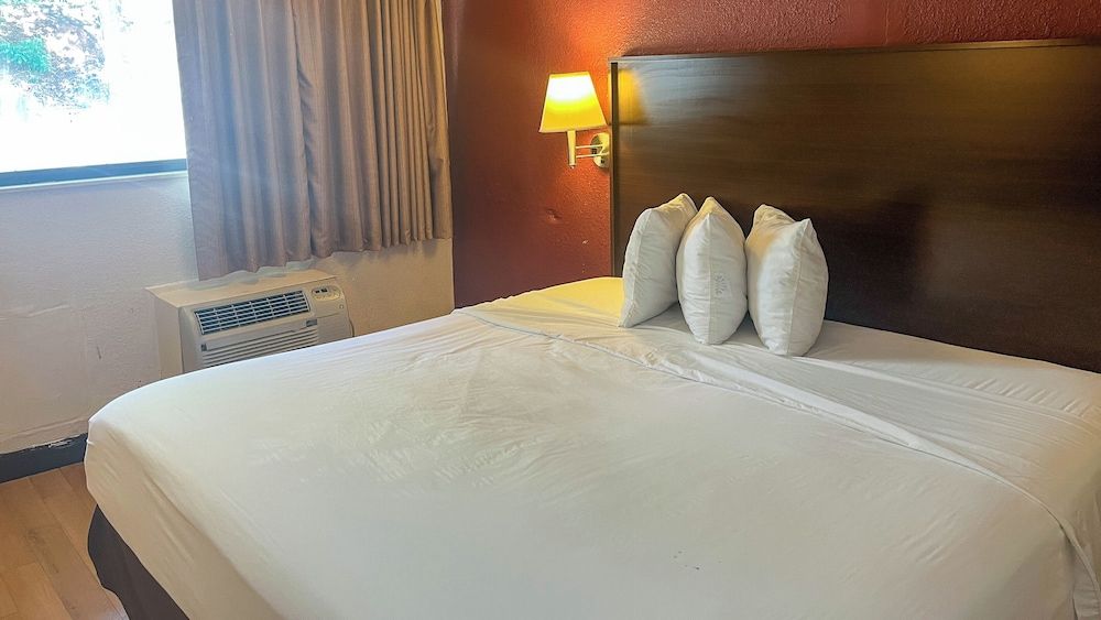 Standard Room, 1 King Bed, Non Smoking