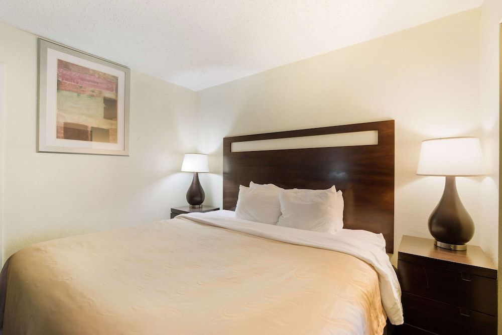 Suite, 1 King Bed, Non Smoking