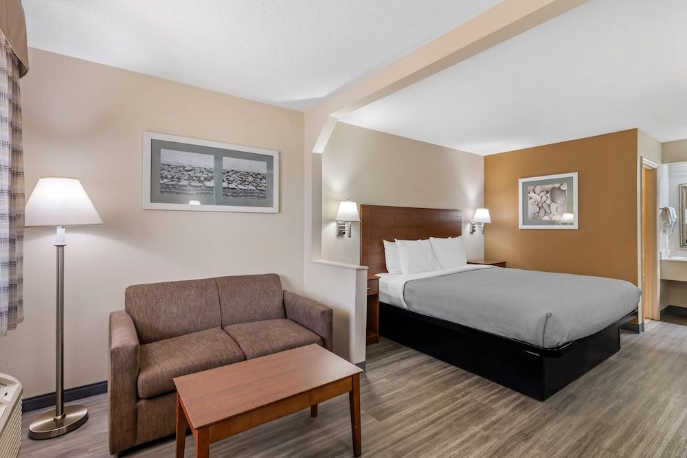 Standard Room, 1 King Bed, Non Smoking