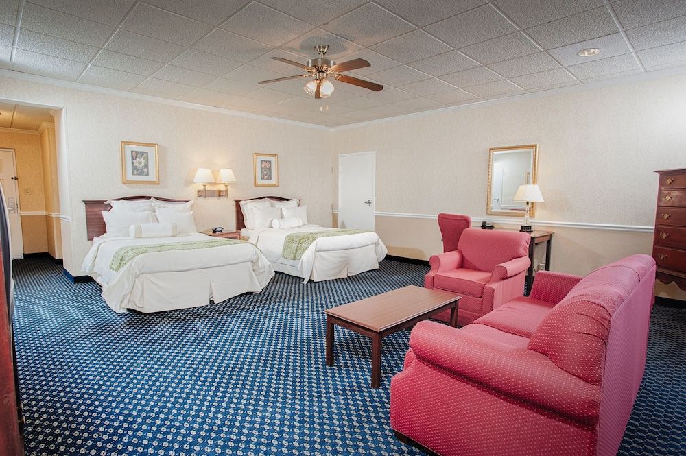 Room, 2 Double Beds, Accessible, Pool View (Two Double Beds Accessible Room)