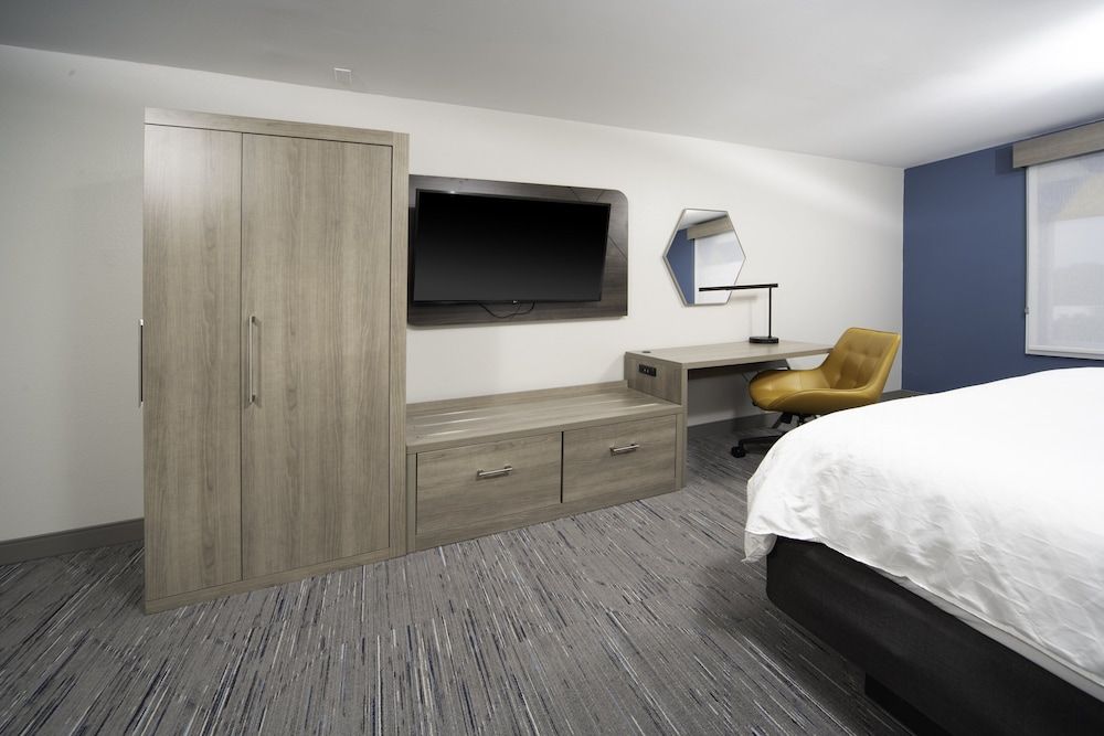 Room, 1 King Bed, Accessible (Communications/Mobility Accessible)