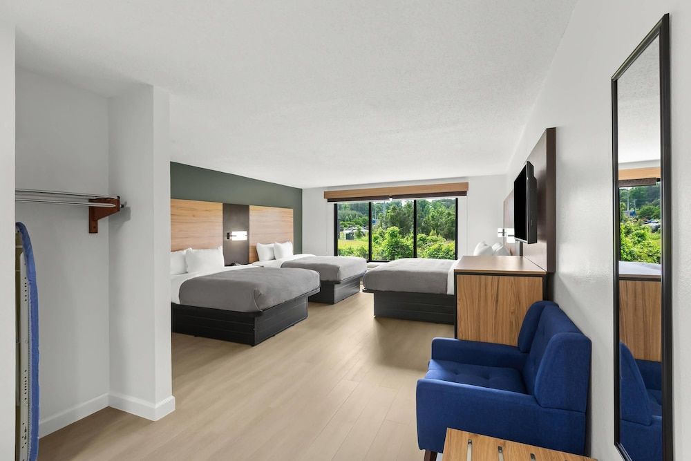 Standard Room, Multiple Beds, Non Smoking