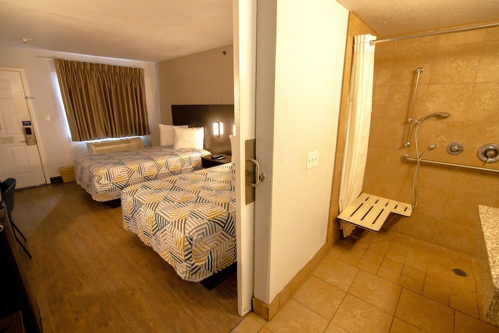 Masters Inn Tucker Standard Room, 2 Double Beds, Accessible, Non Smoking 4