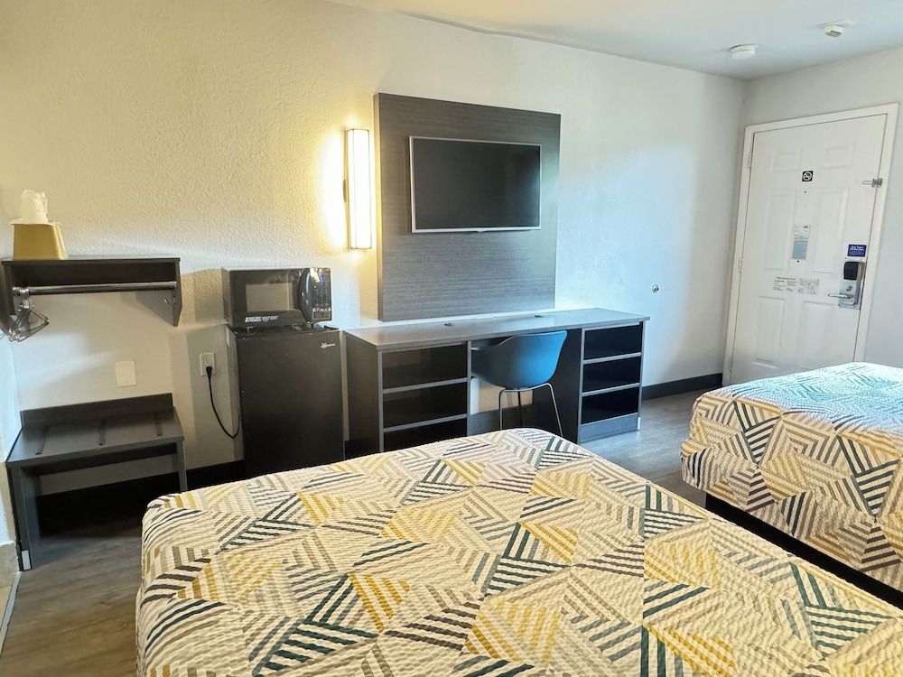 Masters Inn Tucker Standard Room, 2 Double Beds, Accessible, Non Smoking 3