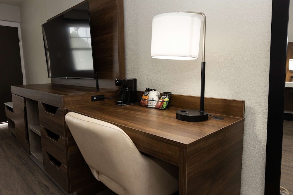 Bhagat Hotels Stone Mountain Atlanta BW Signature Collection Suite, 1 King Bed, Non Smoking (Larger Room) 7