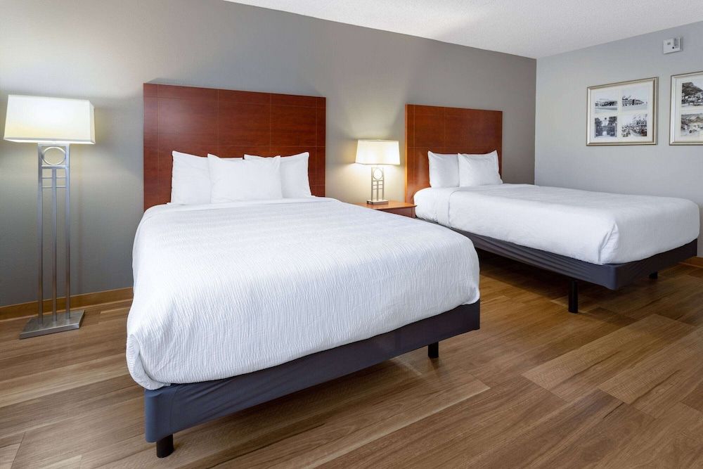 Deluxe Room, 2 Queen Beds, Accessible, City View (Mobility nonsmoking)