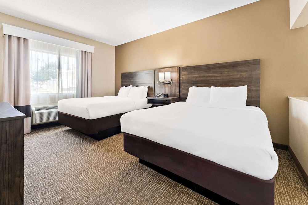 Suite, 2 Queen Beds, Non Smoking