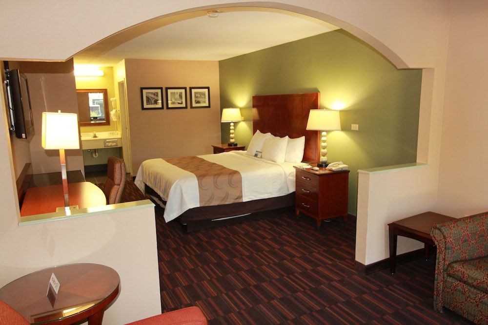 Suite, 1 King Bed, Non Smoking
