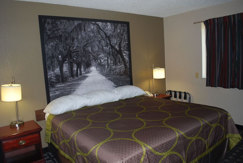 Room, 1 King Bed, Smoking