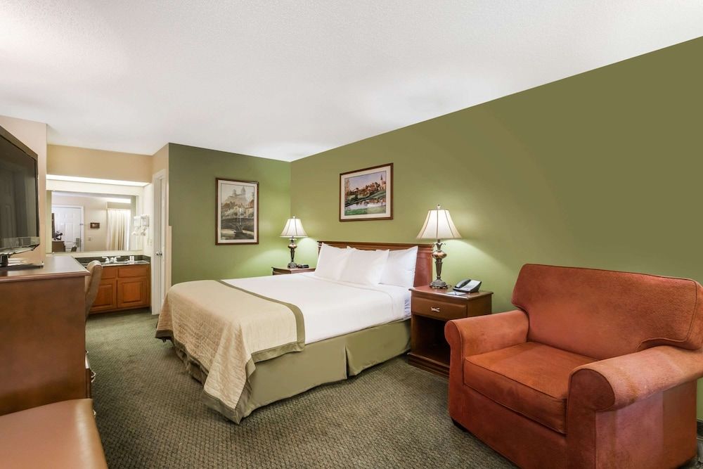 Standard Room, 1 King Bed
