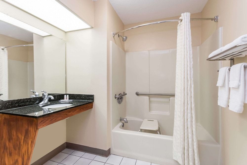 Room, Accessible, Refrigerator