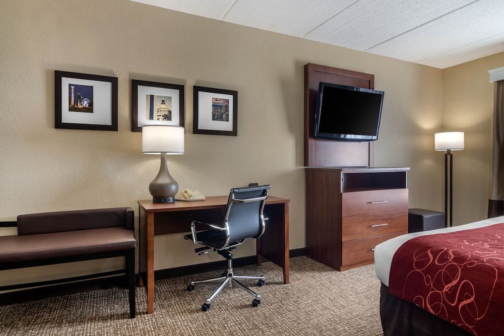 Room, 1 King Bed, Accessible, Non Smoking (Accessible Tub)
