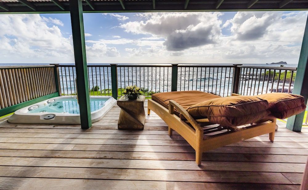 Bungalow, 1 King Bed, Jetted Tub, Oceanfront