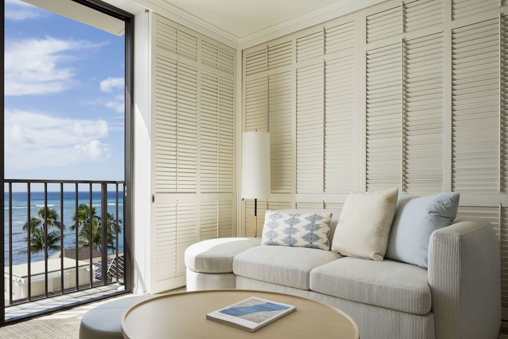 Halekulani Junior Suite, Garden View (Garden) 2