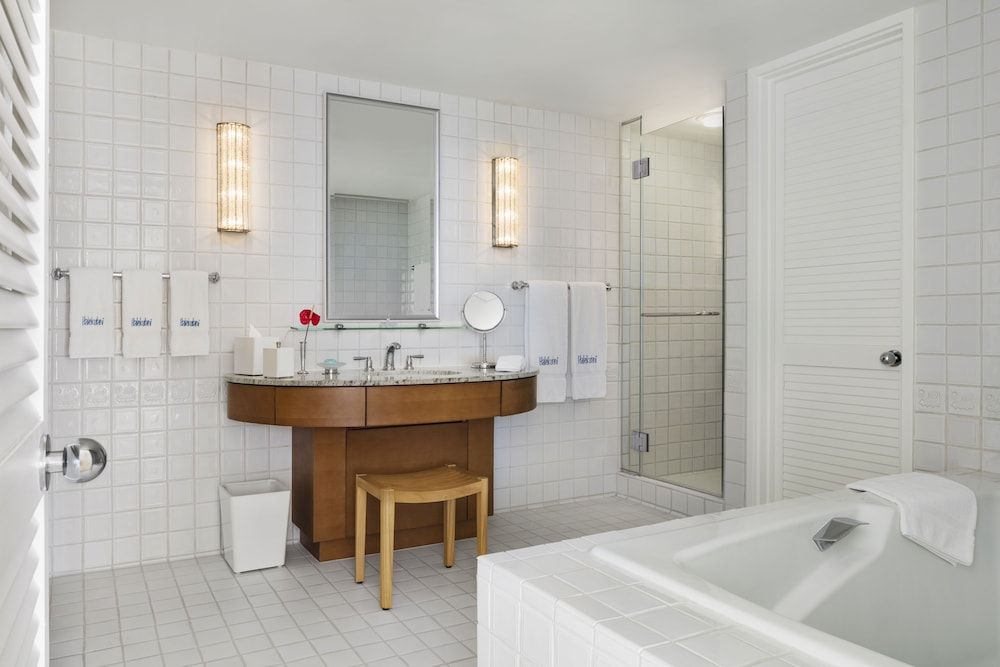 Halekulani Junior Suite, Garden View (Garden) 3