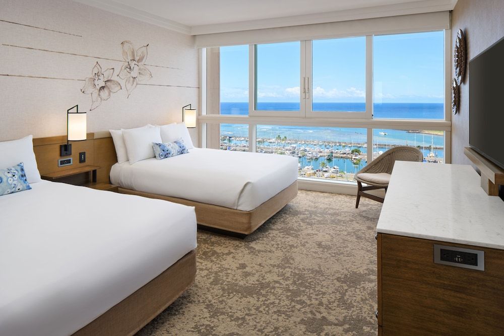 Prince Waikiki Club Premier Oceanfront 2 Queen Beds 2