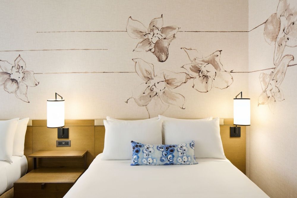 Prince Waikiki Ocean Front 1 Bedroom Suite 2 Queen Beds