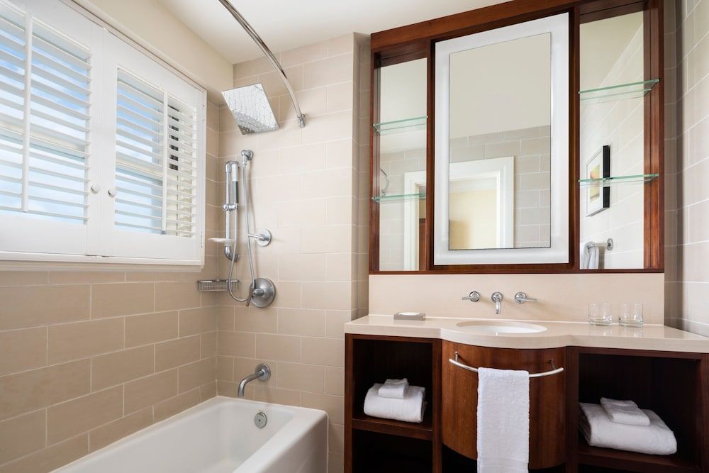 Deluxe Room, 2 Double Beds, City View (Historic Banyan)