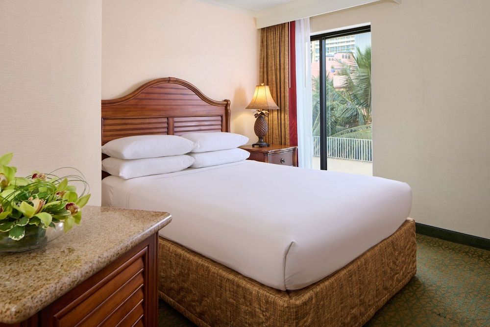 Club Suite, 1 Queen Bed, Oceanfront