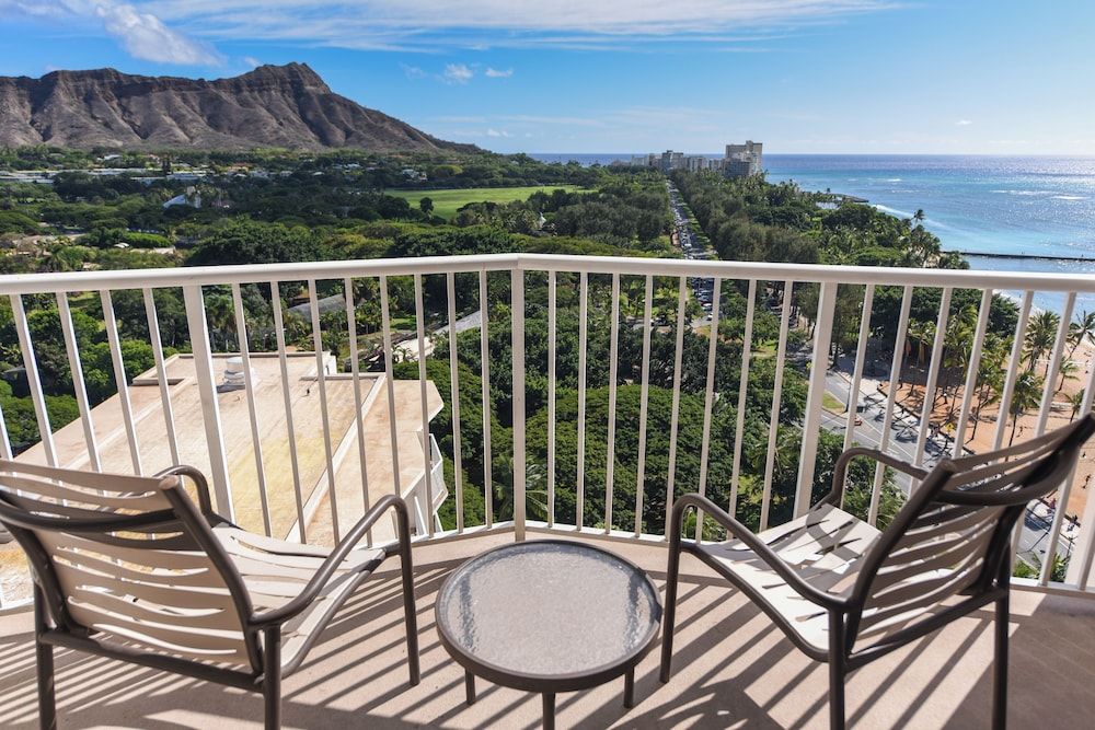Park Shore Waikiki Junior Suite, Ocean View (Diamond Head - ADA) 2