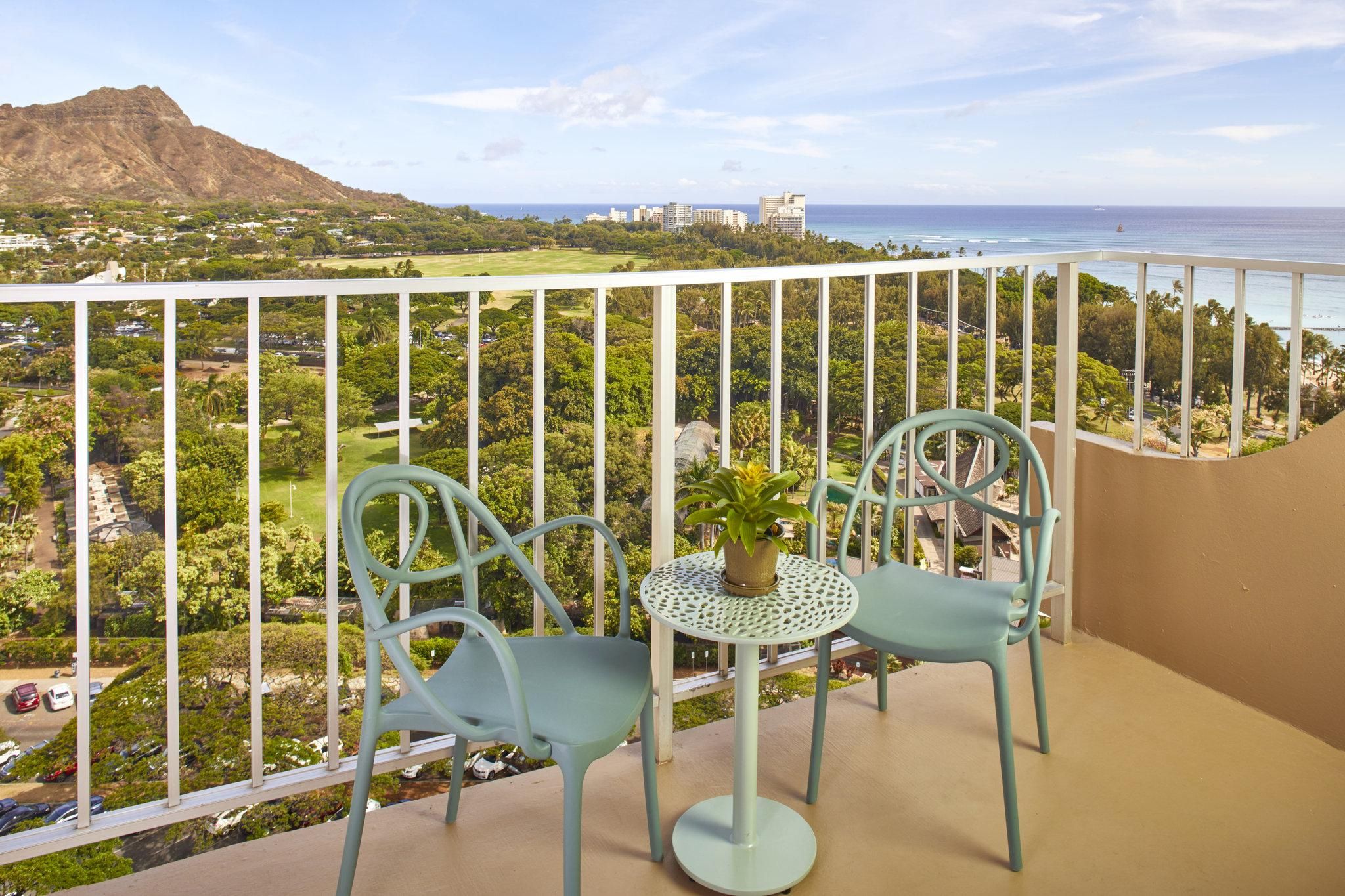 Queen Kapiolani Hotel Diamond Head View Balcony - Queen Queen 2