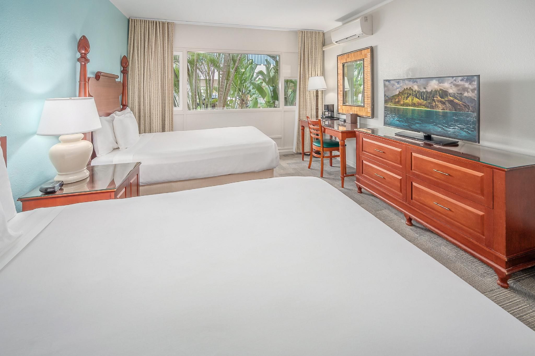 2 Double Beds Standard Room