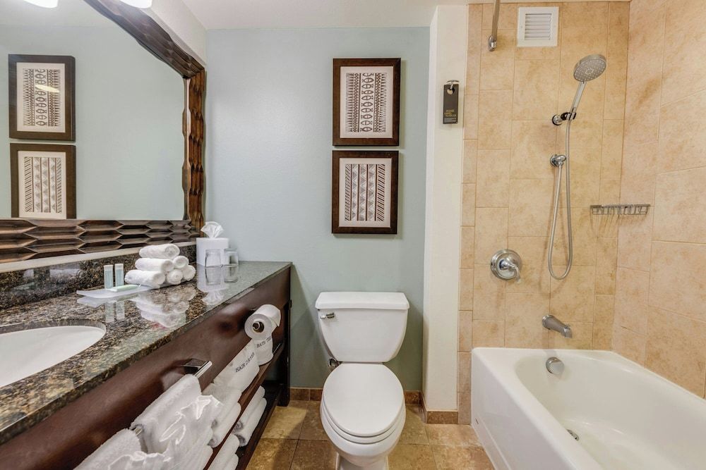 Courtyard by Marriott King Kamehameha's Kona Beach Hotel Room, 2 Queen Beds, Resort View (Balcony) 9