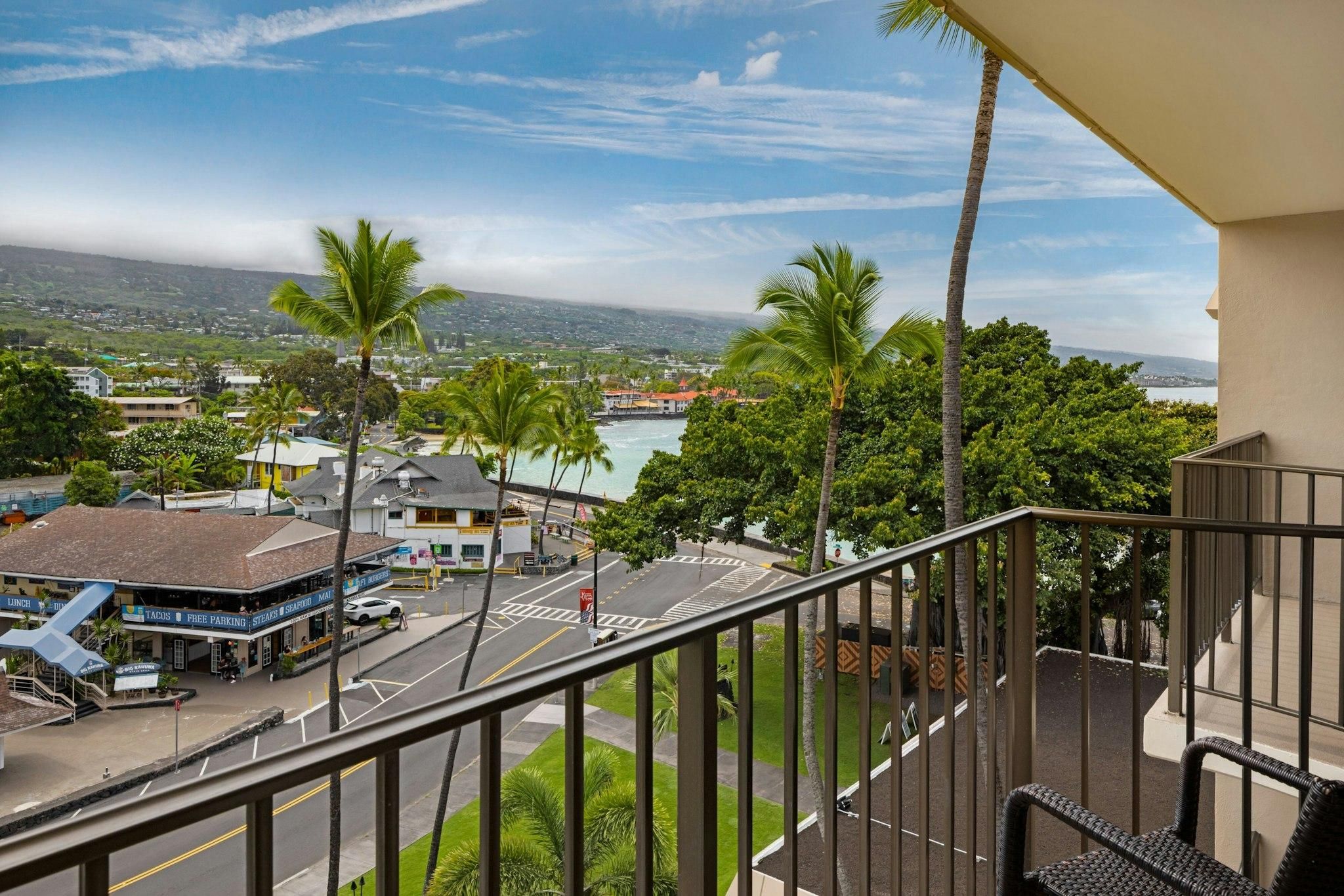 undefined Courtyard by Marriott King Kamehameha's Kona Beach Hotel 9